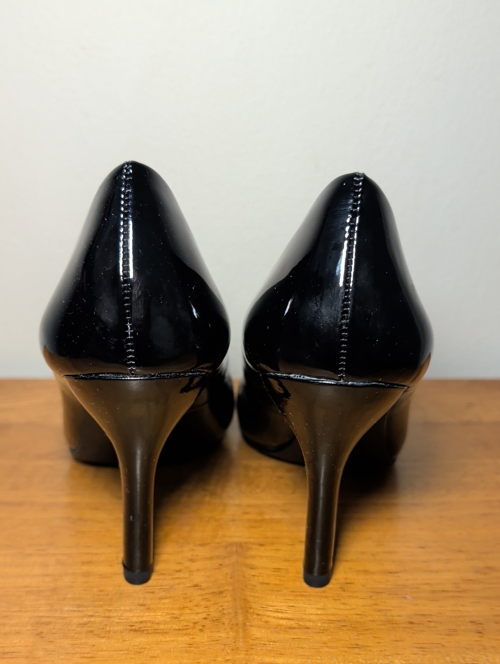 Mootsies Tootsies Moideal Black Classic Pump Heels Round Toe Women's Size 8.5 - Picture 5 of 7